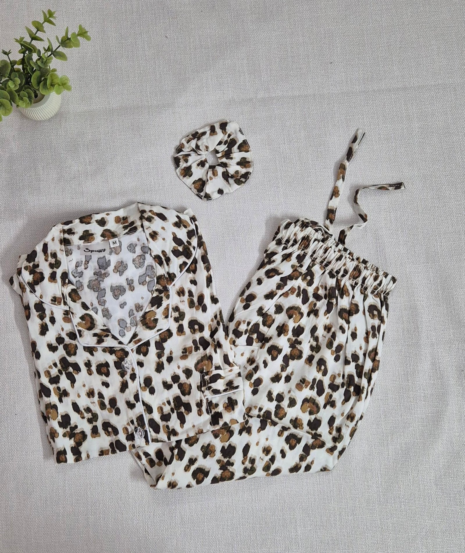 Snow Leopard - PJ Set